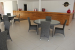 Мебели от ратан за външно и вътрешно ползване в заведението